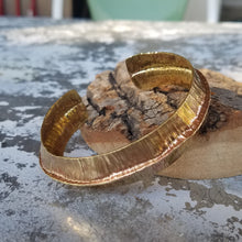 Load image into Gallery viewer, Bronze waves Bracelet
